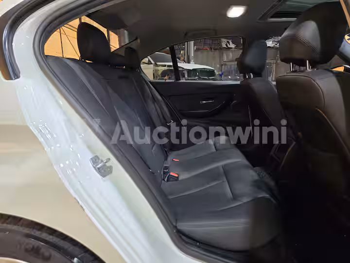 BMW 3 Series 2016 — 28