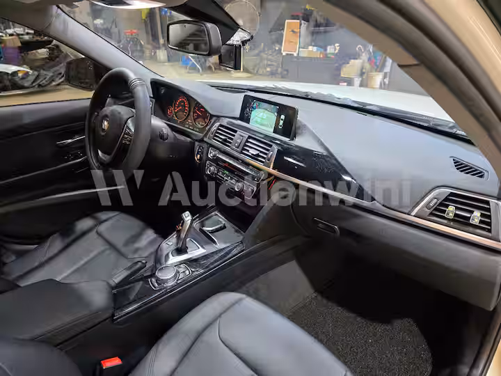 BMW 3 Series 2016 — 33