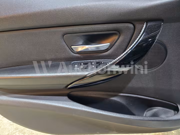 BMW 3 Series 2016 — 37