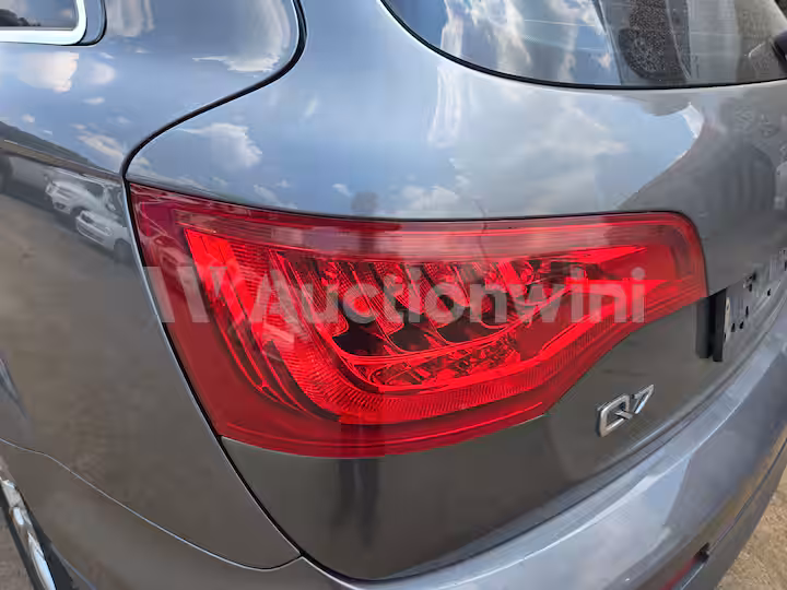 Audi Q7 2015 — 24