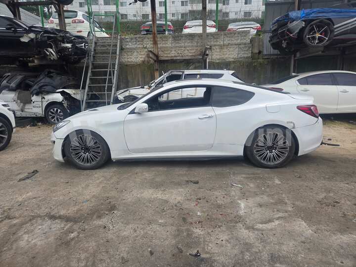 Genesis Coupe 2012 — 3