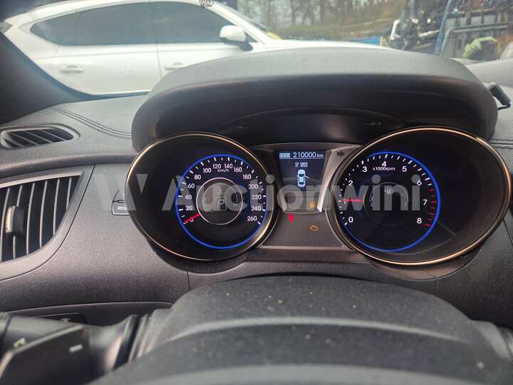 Genesis Coupe 2012 — 10