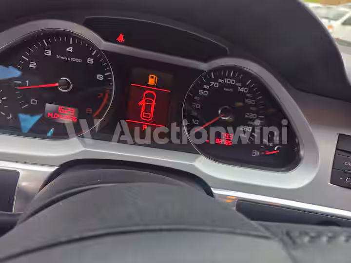 Audi A6 2011 — 12