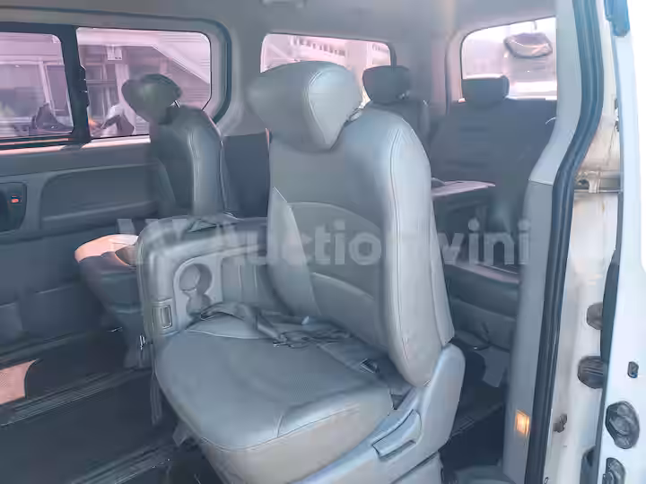 Hyundai Starex 2012 — 32