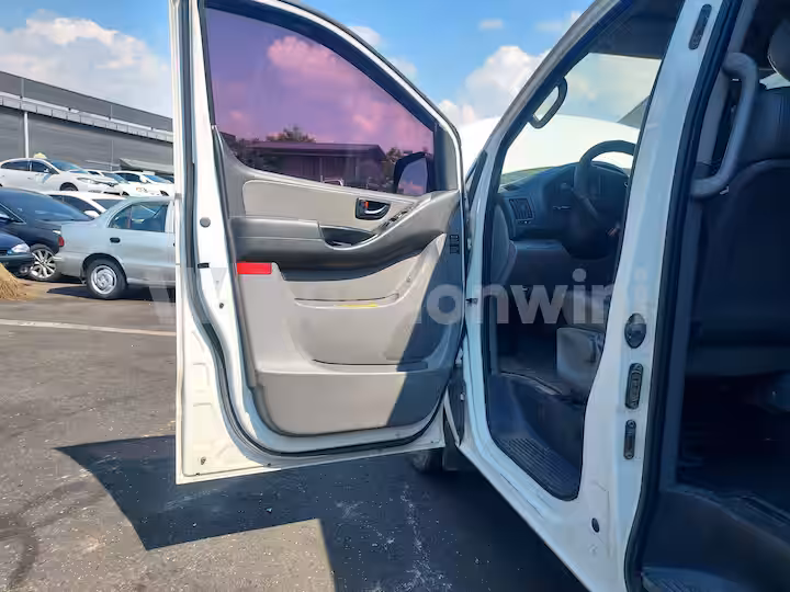 Hyundai Starex 2012 — 33