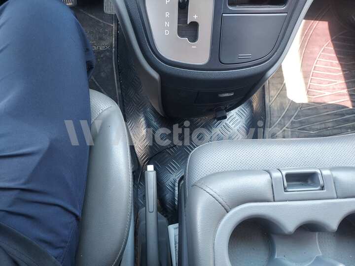 Hyundai Starex 2012 — 43