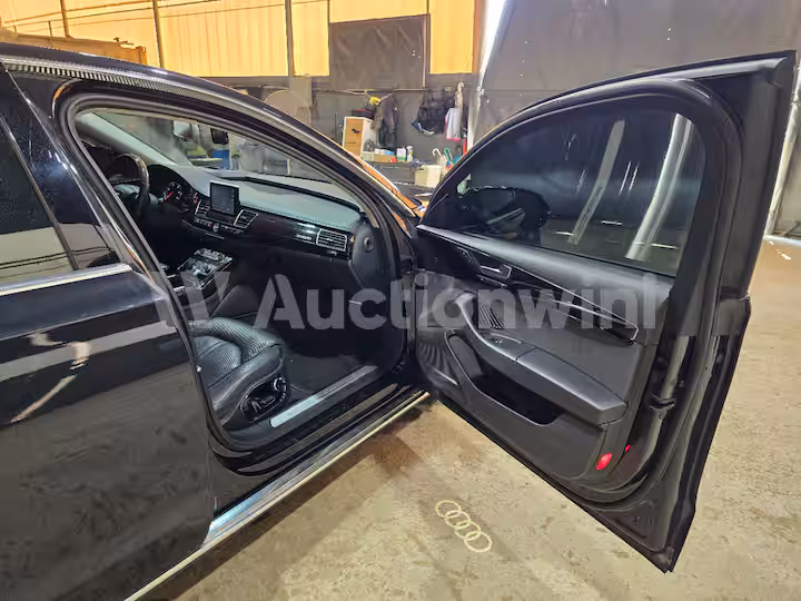 Audi A8 2015 — 29