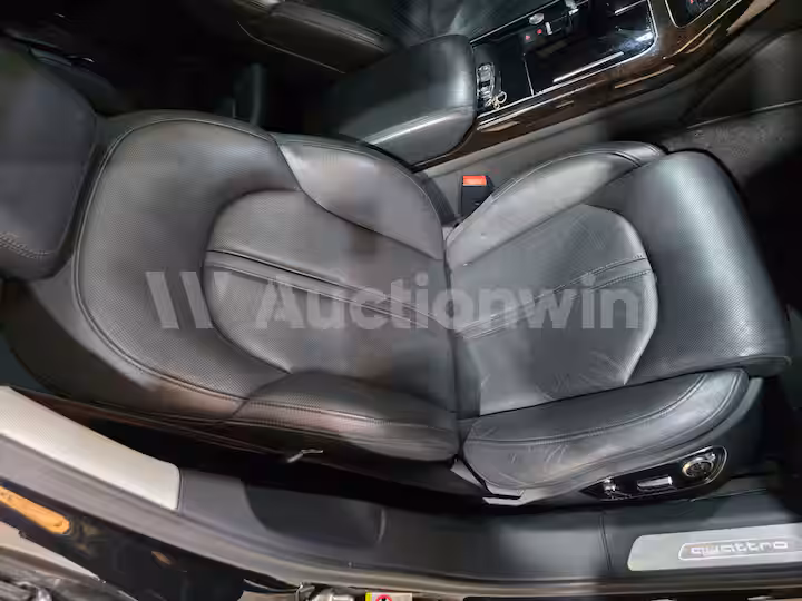 Audi A8 2015 — 31