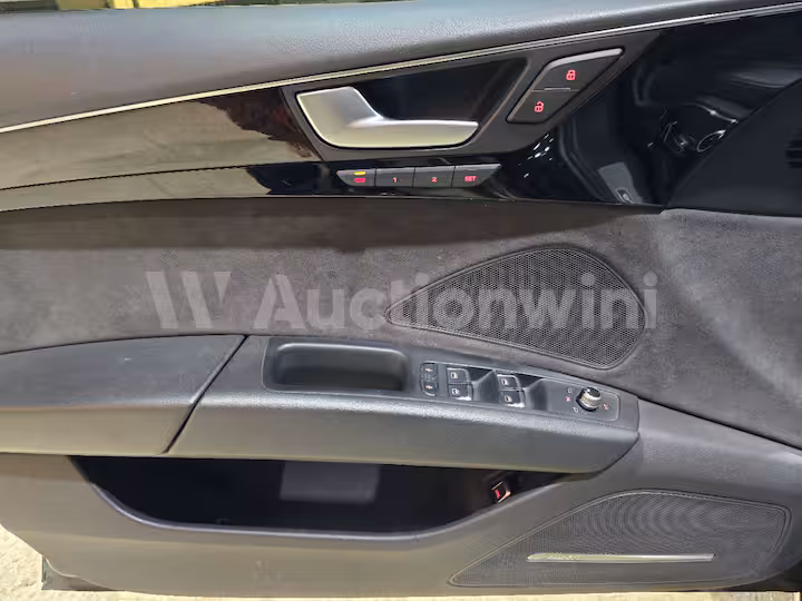 Audi A8 2015 — 37