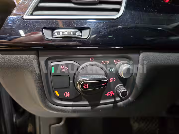 Audi A8 2015 — 38