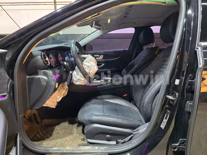 Mercedes Benz E Class 2017 — 12