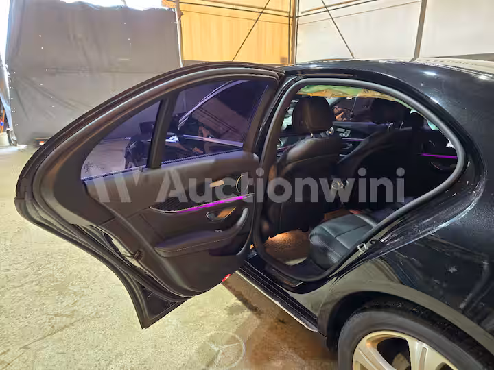 Mercedes Benz E Class 2017 — 14