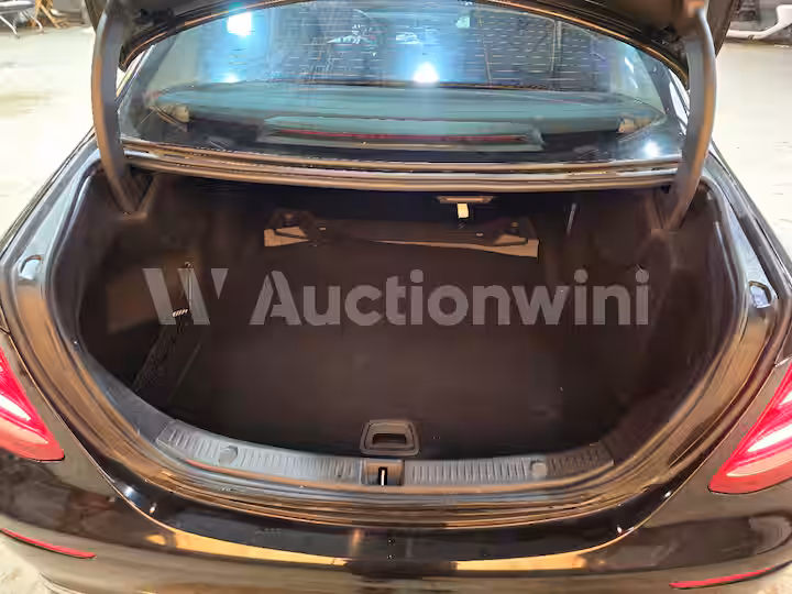 Mercedes Benz E Class 2017 — 19