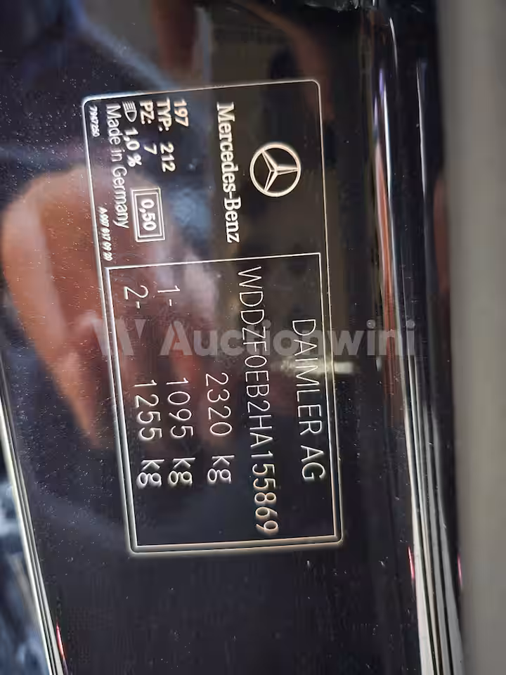 Mercedes Benz E Class 2017 — 27