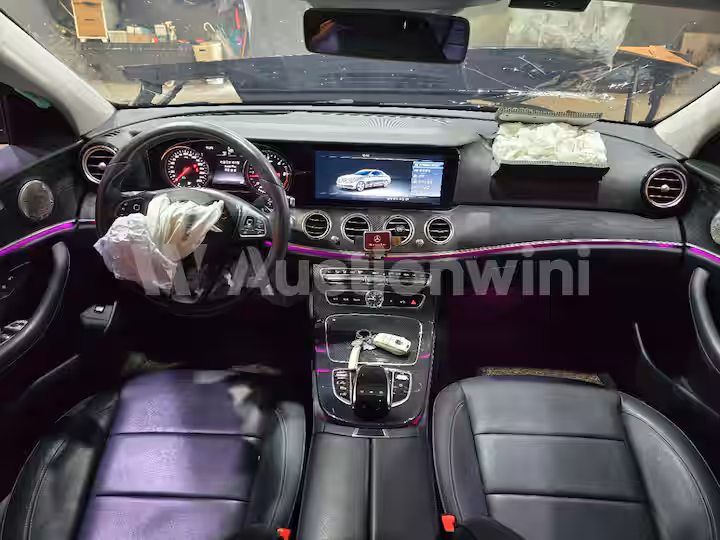 Mercedes Benz E Class 2017 — 29