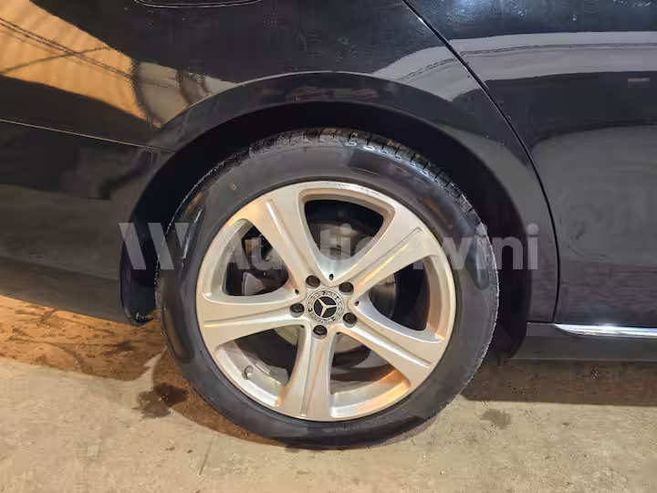 Mercedes Benz E Class 2017 — 45