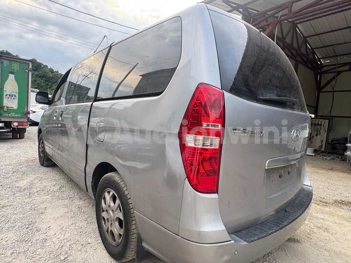 Hyundai Starex 2016 — 2