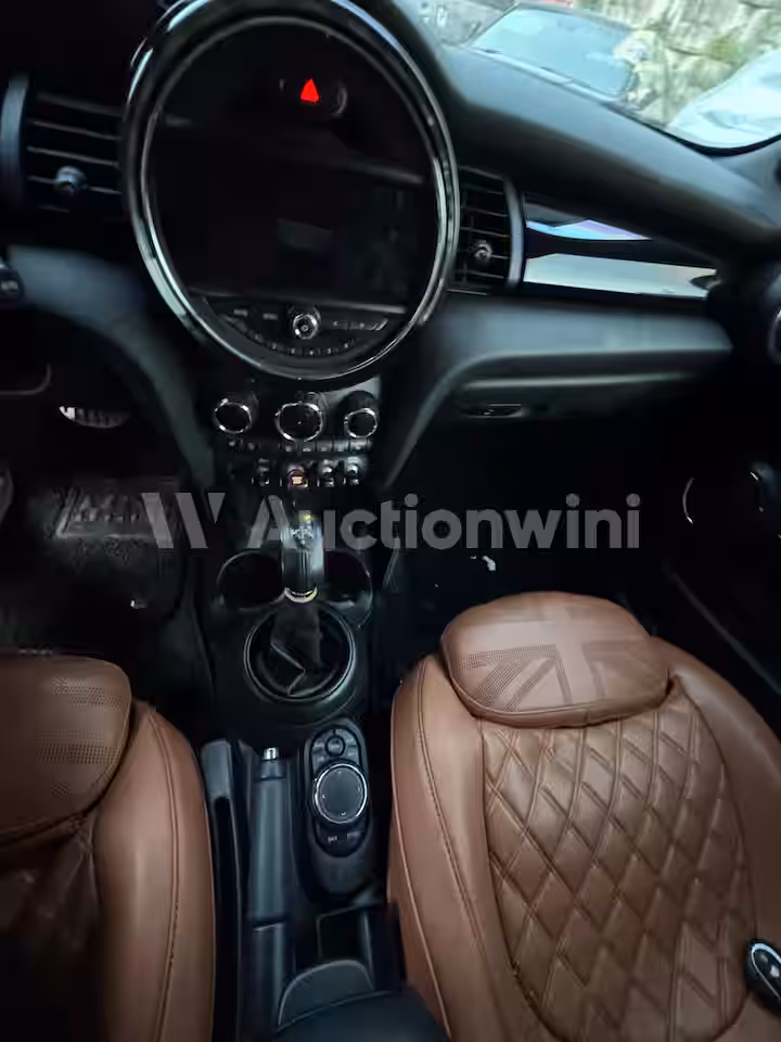 Mini Cooper 2019 — 18