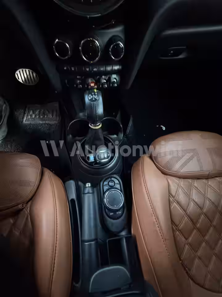 Mini Cooper 2019 — 19