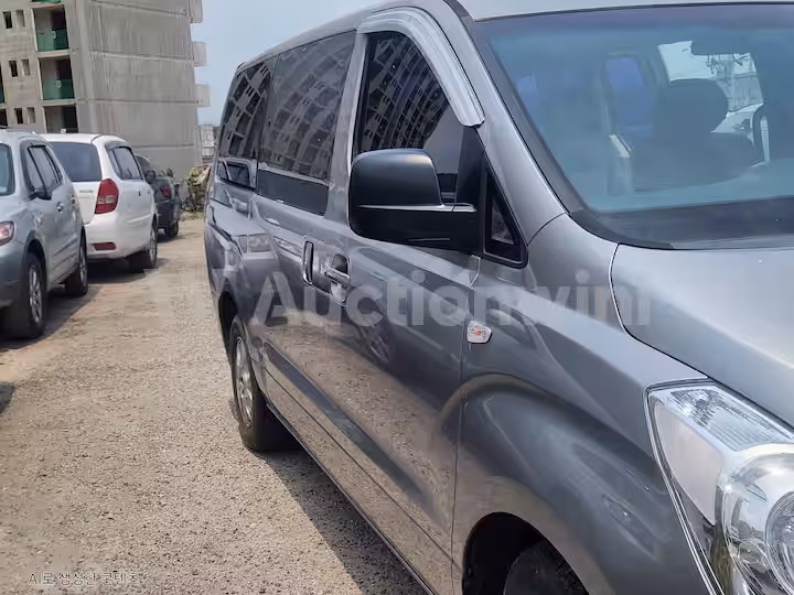 Hyundai Starex 2012 — 11