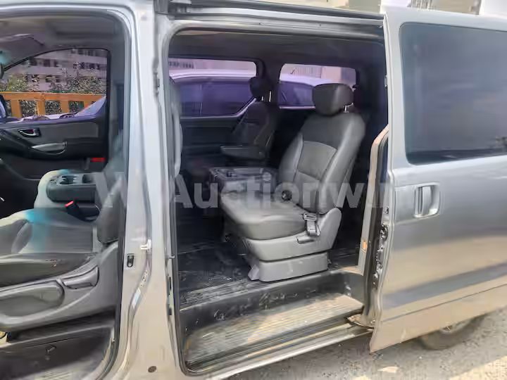 Hyundai Starex 2012 — 19