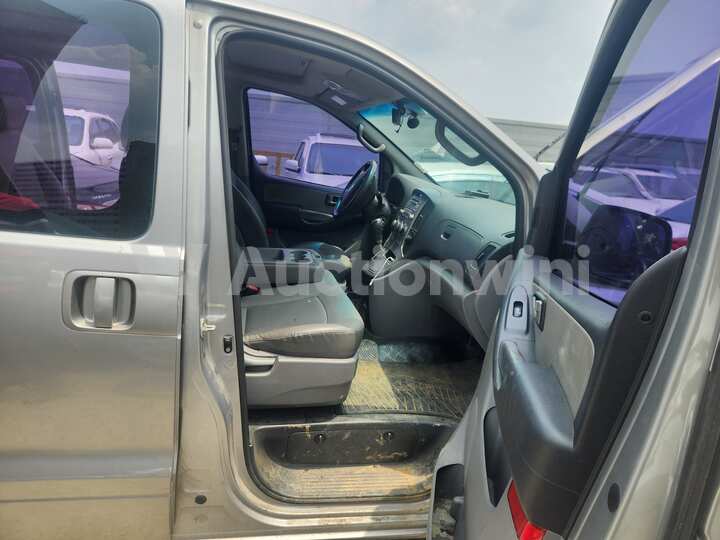 Hyundai Starex 2012 — 21