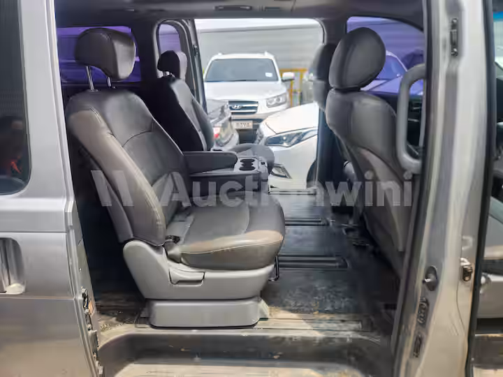 Hyundai Starex 2012 — 23