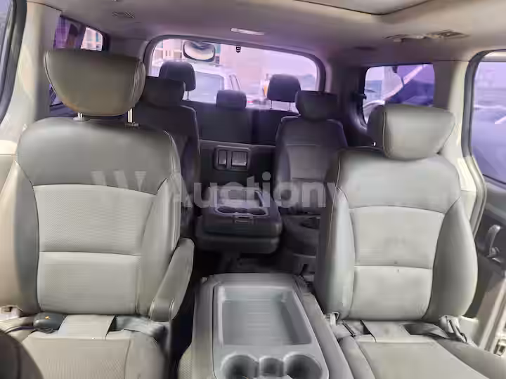 Hyundai Starex 2012 — 24