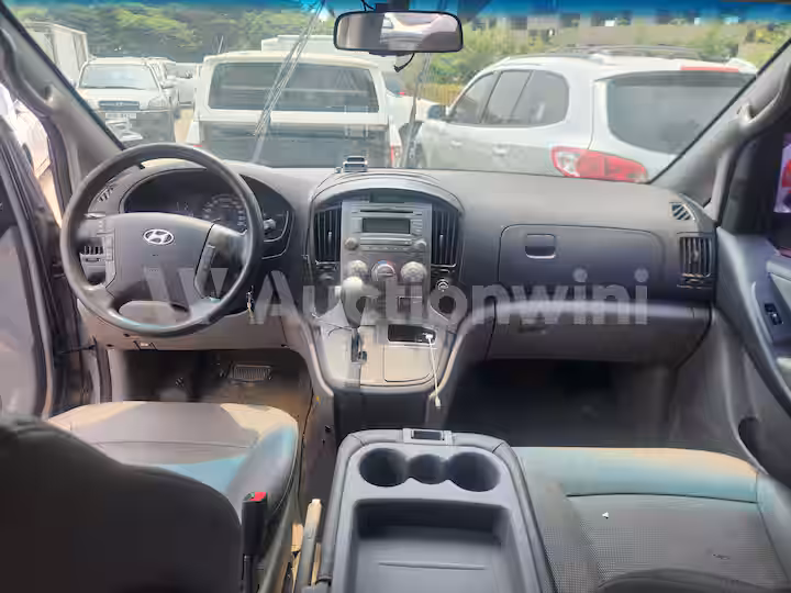Hyundai Starex 2012 — 27