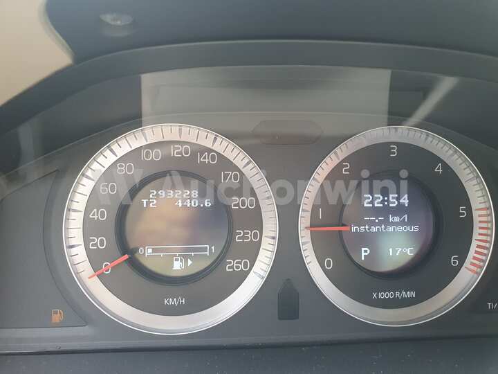 Volvo XC70 2010 — 11