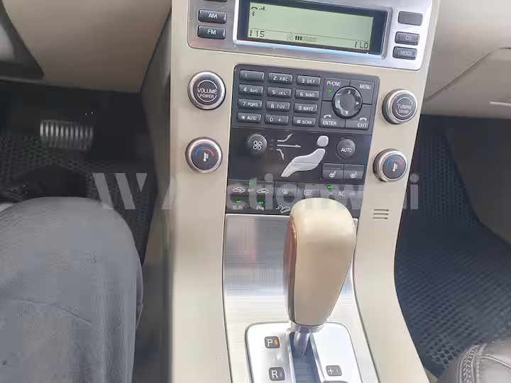 Volvo XC70 2010 — 14