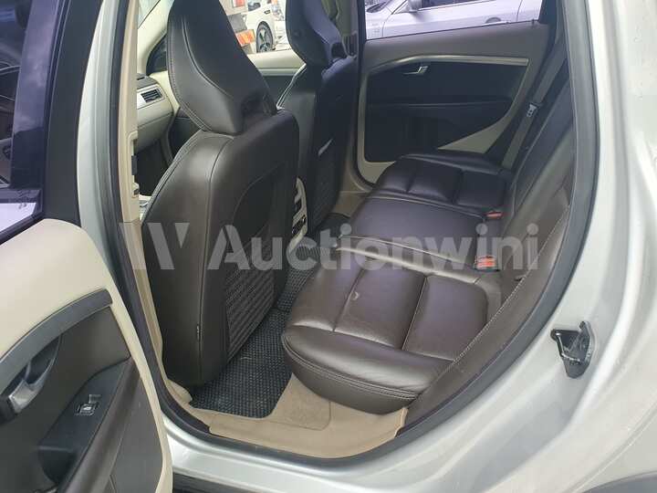 Volvo XC70 2010 — 3