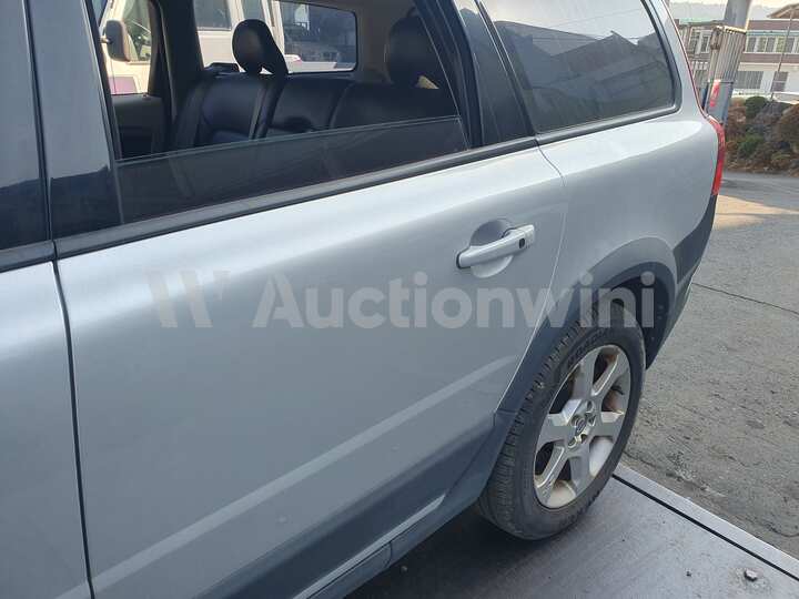 Volvo XC70 2010 — 28