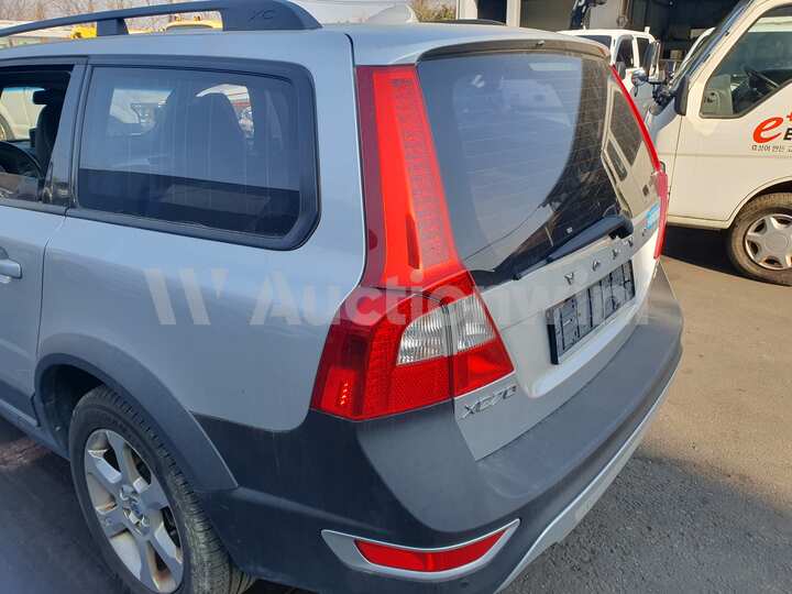 Volvo XC70 2010 — 32