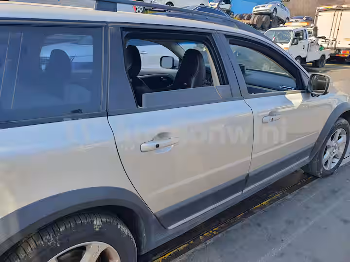 Volvo XC70 2010 — 36