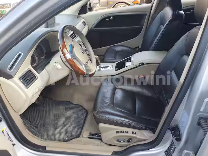 Volvo XC70 2010 — 42