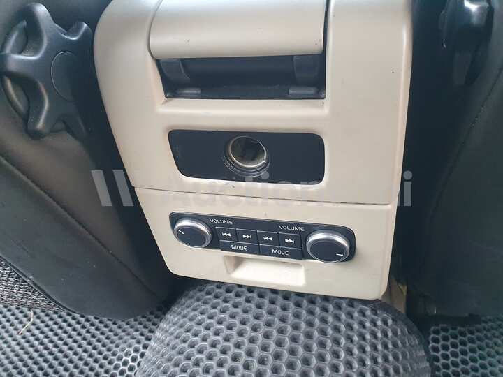 Volvo XC70 2010 — 52