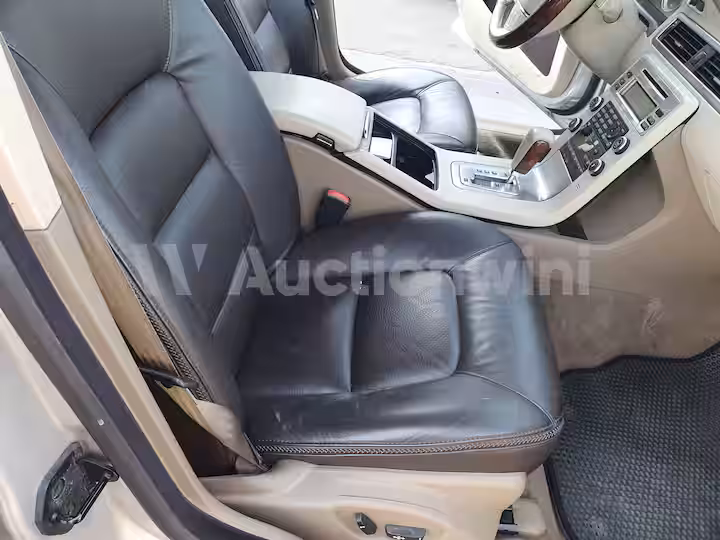 Volvo XC70 2010 — 54