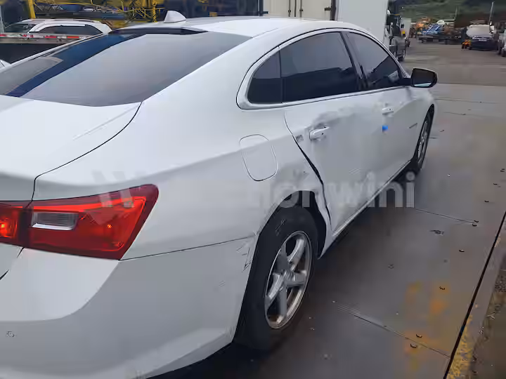 Chevrolet Malibu 2017 — 10