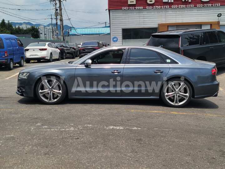 Audi S8 2015 — 3