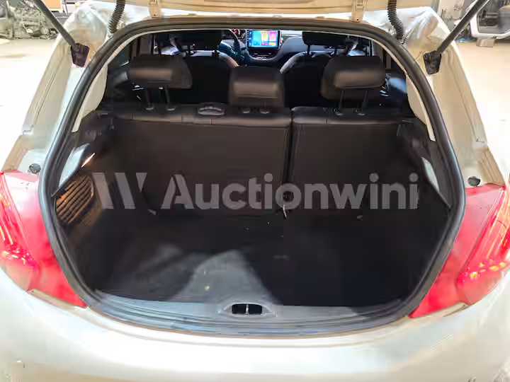 Peugeot 208 2015 — 25