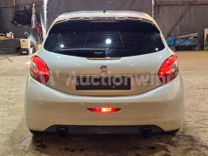 Peugeot 208 2015 — 4