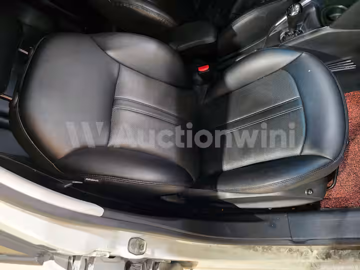 Peugeot 208 2015 — 31