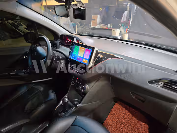 Peugeot 208 2015 — 33