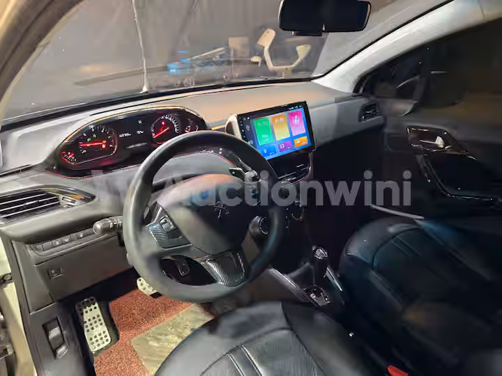 Peugeot 208 2015 — 36