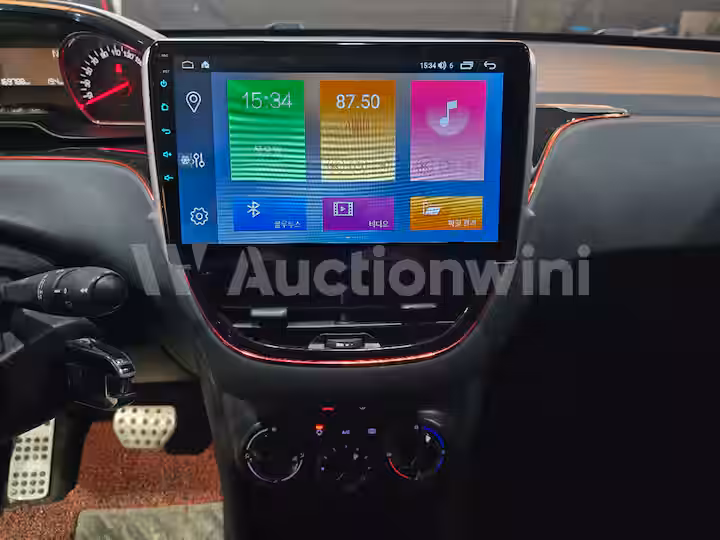 Peugeot 208 2015 — 42