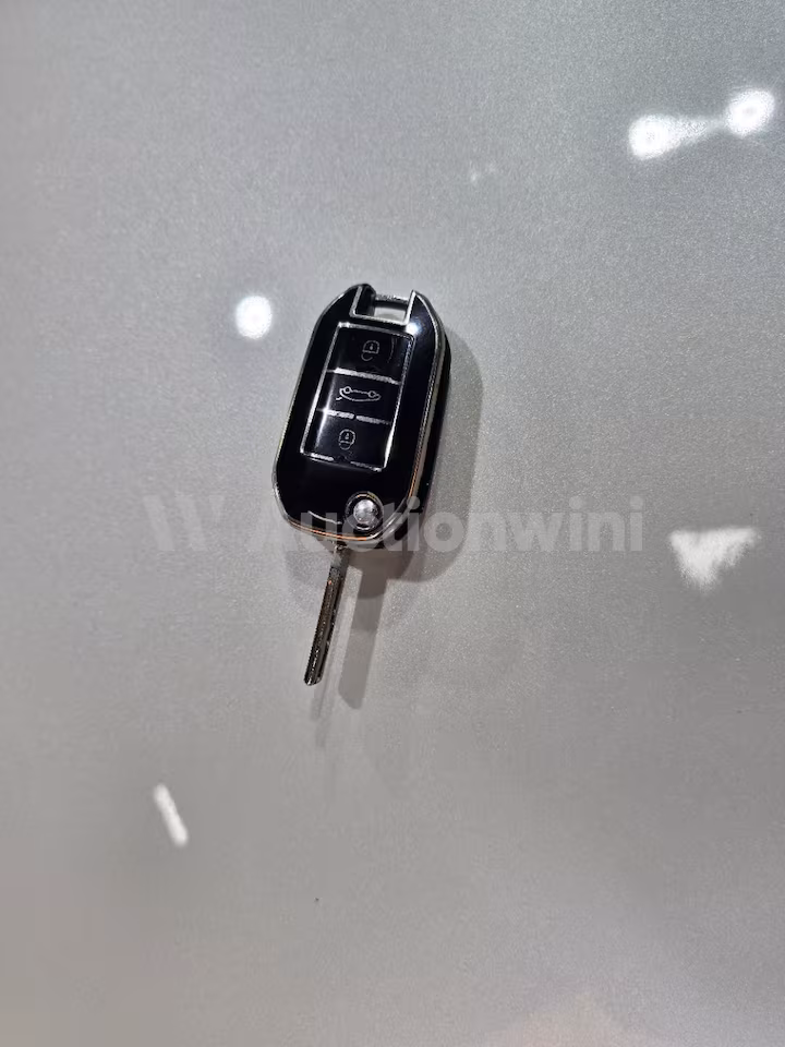 Peugeot 208 2015 — 45