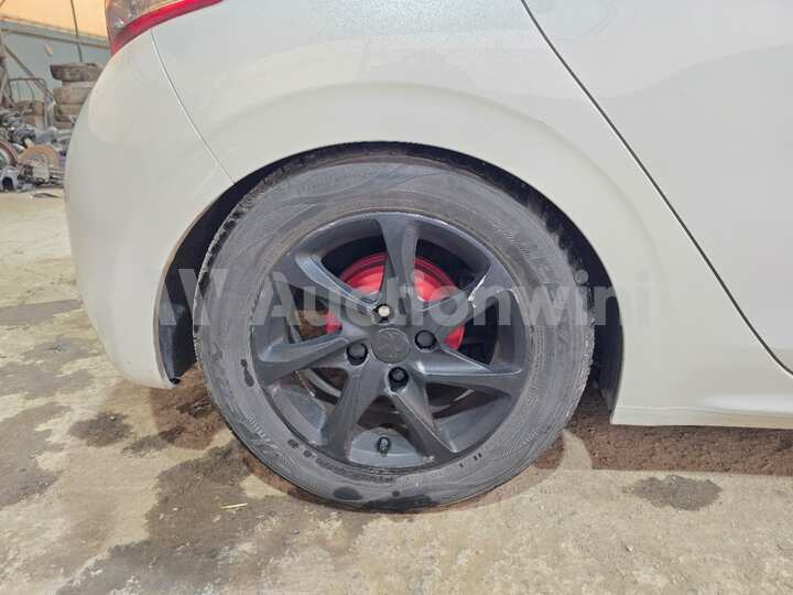 Peugeot 208 2015 — 48