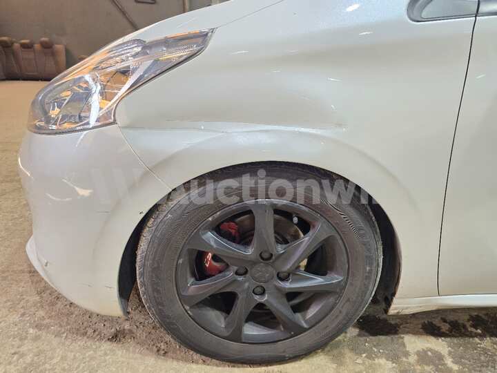 Peugeot 208 2015 — 58