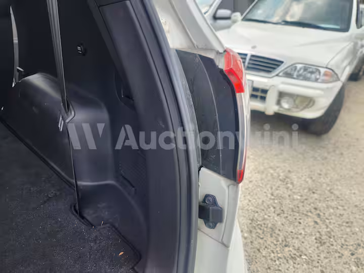 Hyundai SantaFe 2010 — 23